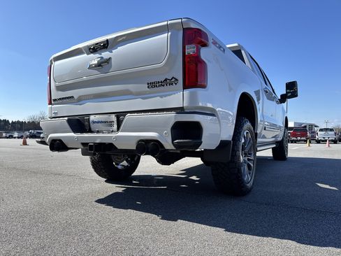 Used 2025 Chevrolet Silverado 1500 High Country image 10