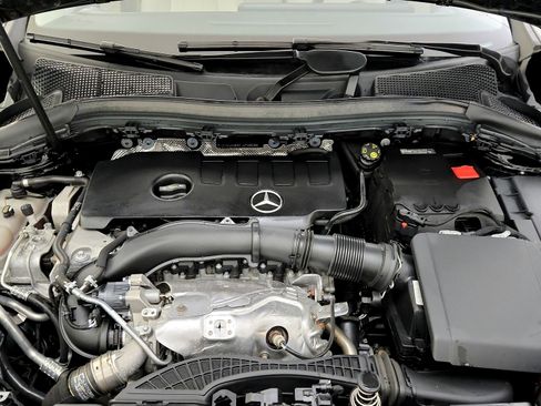 Used 2023 Mercedes-Benz GLA 250 4MATIC w/ Premium Package image 29