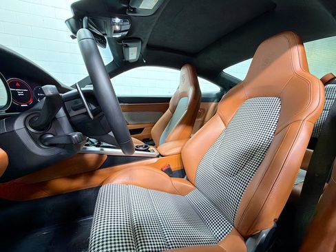 Used 2024 Porsche 911 Turbo image 5