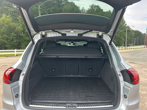 Used 2017 Porsche Cayenne AWD/4WD image 43