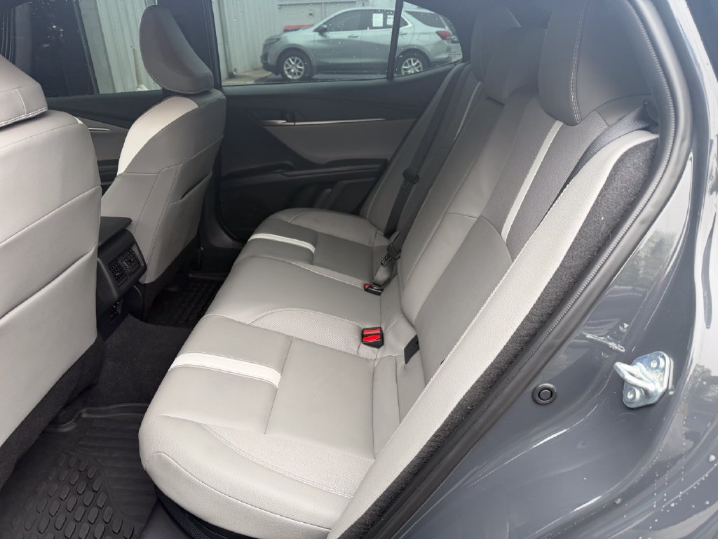 Used 2025 Toyota Camry SE FWD image 23