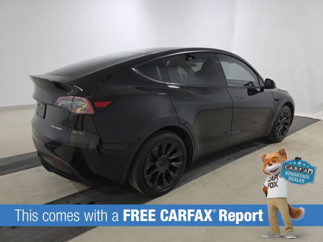 Used 2024 Tesla Model Y Long Range AWD/4WD image 2