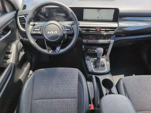 Used 2025 Kia Seltos S FWD image 27