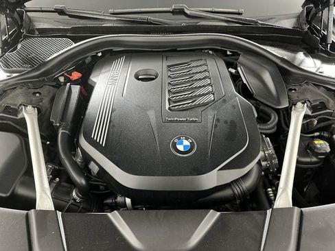 Used 2022 BMW 740i xDrive w/ Luxury Rear Seating Package image 32