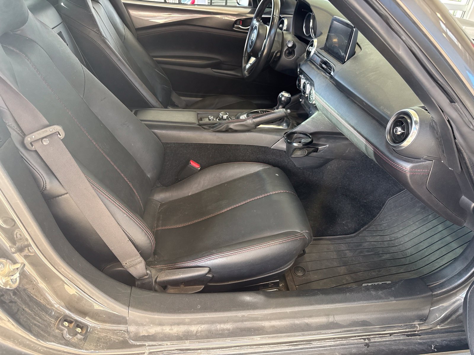 Used 2019 MAZDA MX-5 Miata RF Grand Touring RWD image 8