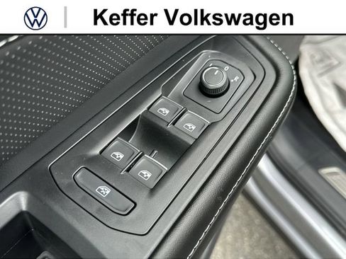 New 2026 Volkswagen Atlas SE FWD image 15