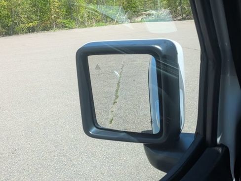 Used 2023 Jeep Wrangler Unlimited Sahara AWD/4WD image 30