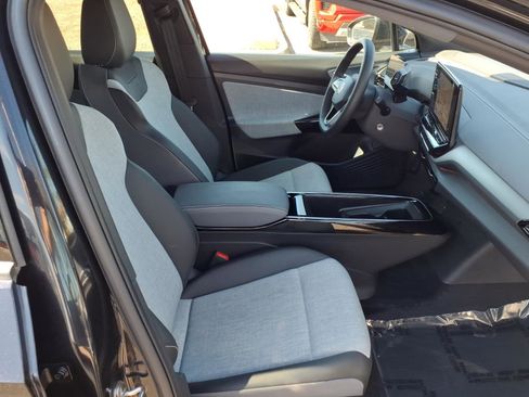 Certified 2023 Volkswagen ID.4 Pro image 9