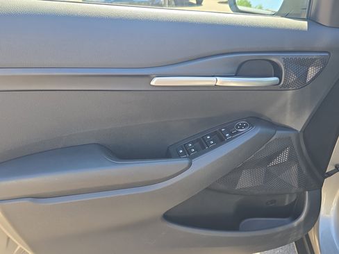 Certified 2023 Kia Seltos LX AWD/4WD image 17