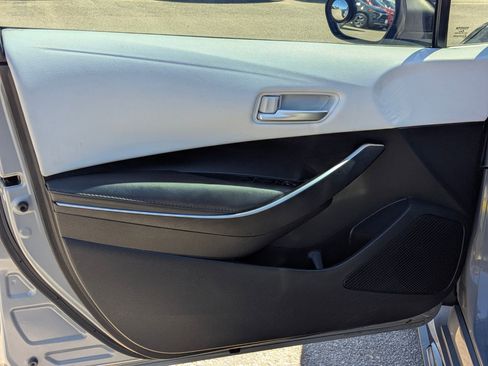 Used 2022 Toyota Corolla SE image 6