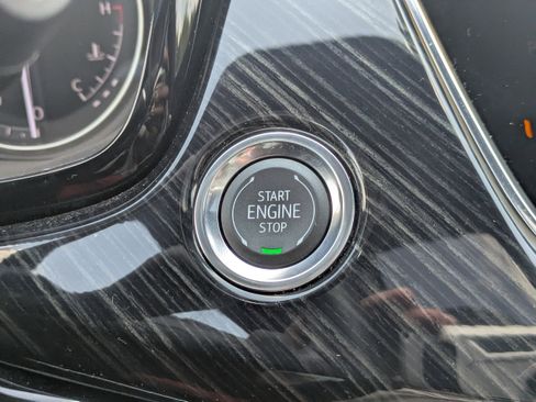 Used 2025 Cadillac XT6 Premium Luxury image 30