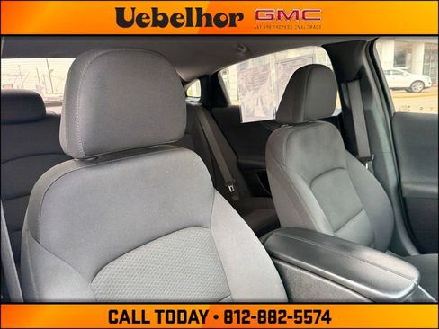 Used 2023 Chevrolet Malibu LT FWD image 4