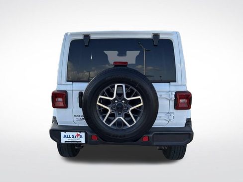 Used 2025 Jeep Wrangler Unlimited Sahara AWD/4WD image 9