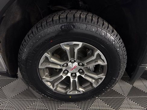 Used 2024 GMC Sierra 1500 SLE w/ X31 Off-Road Package image 11