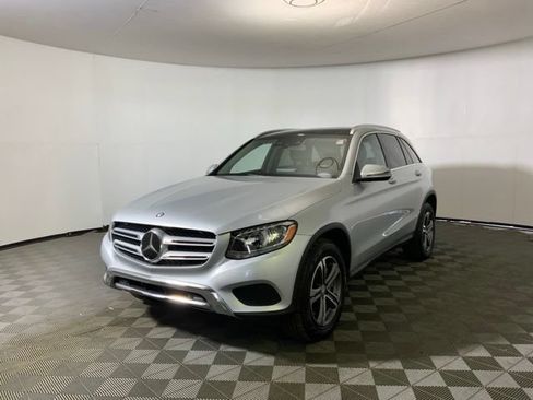 Used 2016 Mercedes-Benz GLC 300 4MATIC image 3