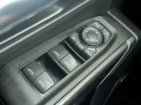 Used 2022 GMC Sierra 2500 AT4 w/ AT4 Preferred Package AWD/4WD image 23