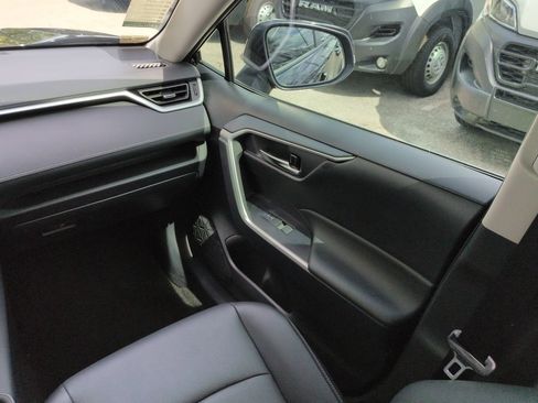 Used 2025 Toyota RAV4 XLE Premium FWD image 17