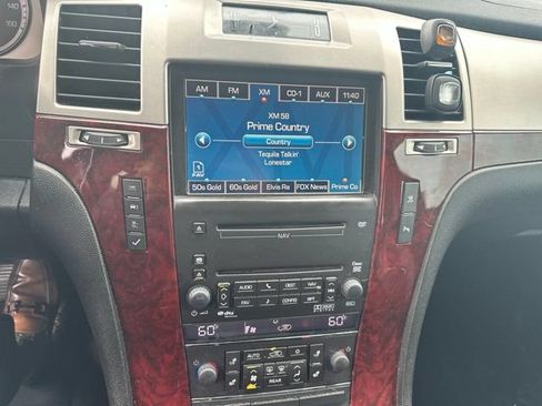Used 2009 Cadillac Escalade AWD image 10
