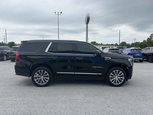 Used 2021 GMC Yukon Denali w/ Denali Premium Package AWD/4WD image 4