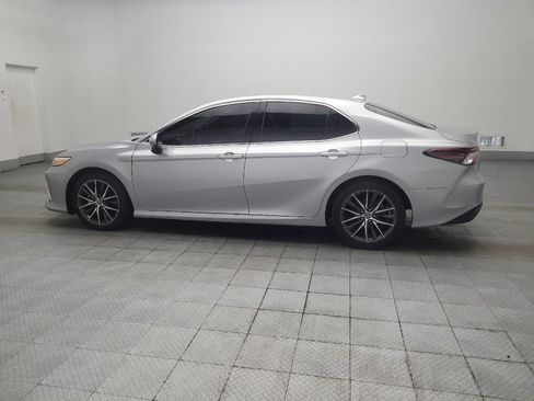 Used 2021 Toyota Camry XLE w/ Navigation Upgrade Package FWD image 3