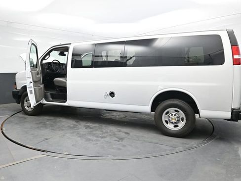 Used 2024 Chevrolet Express 3500 LS RWD image 49