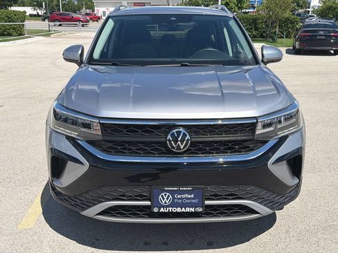 Certified 2023 Volkswagen Taos SE w/ Panoramic Sunroof Package AWD/4WD image 2