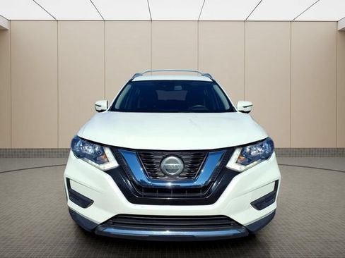 Used 2019 Nissan Rogue SV w/ Premium Package AWD/4WD image 9