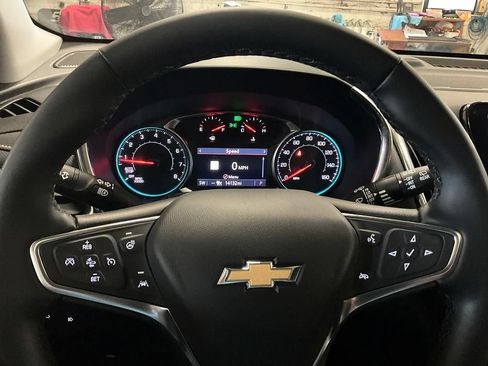 Used 2024 Chevrolet Equinox Premier FWD image 26