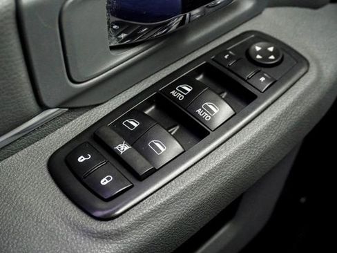 Used 2017 RAM 1500 Classic SLT image 22