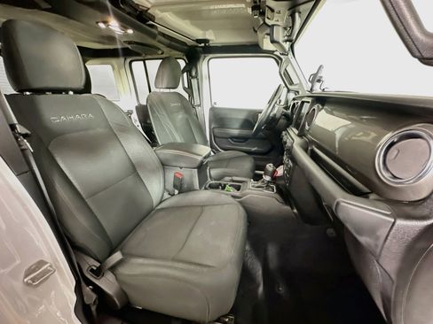 Used 2020 Jeep Wrangler Unlimited Sahara AWD/4WD image 29