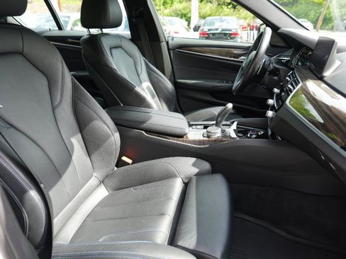 Used 2019 BMW 530i xDrive w/ M Sport Package AWD/4WD image 21
