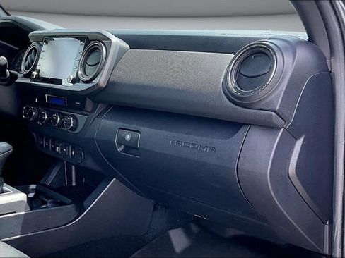 Used 2022 Toyota Tacoma TRD Sport w/ Technology Package AWD/4WD image 26