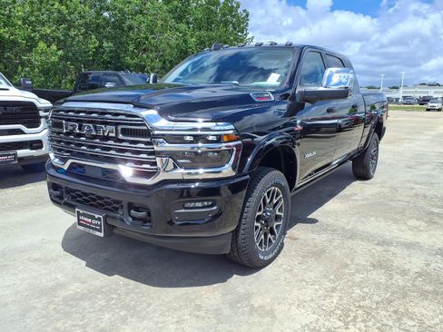 New 2026 RAM 2500 Limited AWD/4WD image 3