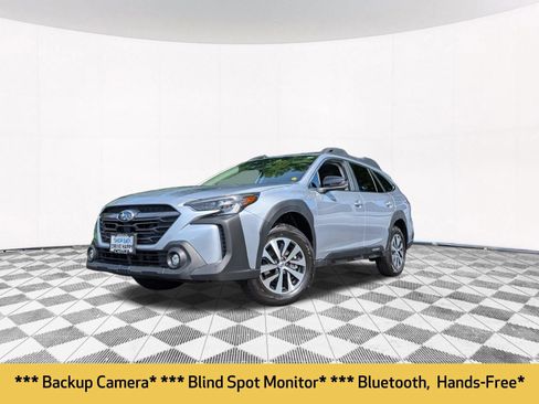 Used 2025 Subaru Outback Premium AWD/4WD image 2