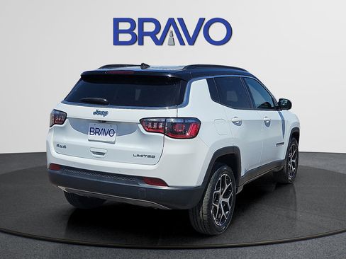 Used 2024 Jeep Compass Limited AWD/4WD image 4