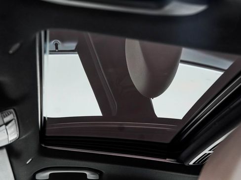 Used 2020 Mercedes-Benz E 450 4MATIC Sedan w/ Parking Assistance Package image 42