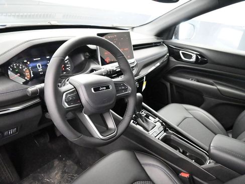 New 2026 Jeep Compass Latitude image 14