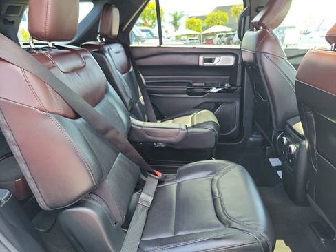 Certified 2023 Ford Explorer Platinum w/ Technology Package AWD/4WD image 21