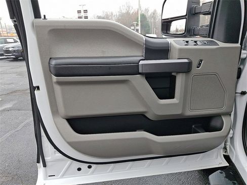 Used 2022 Ford F350 XLT w/ XLT Value Package image 13