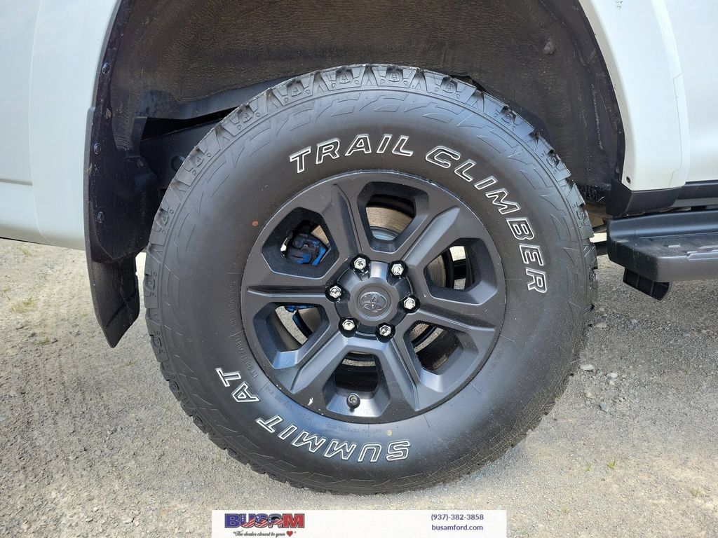 Used 2019 Toyota 4Runner SR5 AWD/4WD image 6