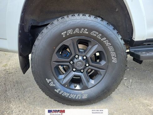 Used 2019 Toyota 4Runner SR5 AWD/4WD image 6