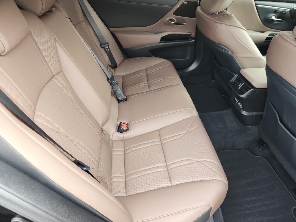 Used 2024 Lexus ES 350 Ultra Luxury FWD image 31