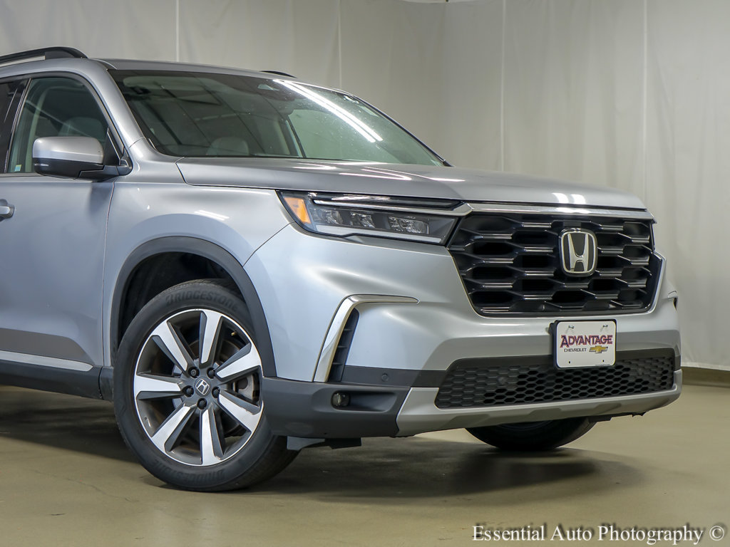 Used 2023 Honda Pilot Touring image 3