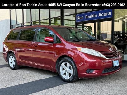 Used 2017 Toyota Sienna LE