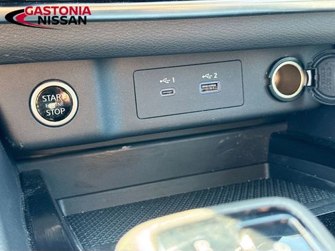 Used 2023 Nissan Rogue SV image 18