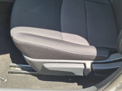 Used 2025 Nissan Sentra SV FWD image 23