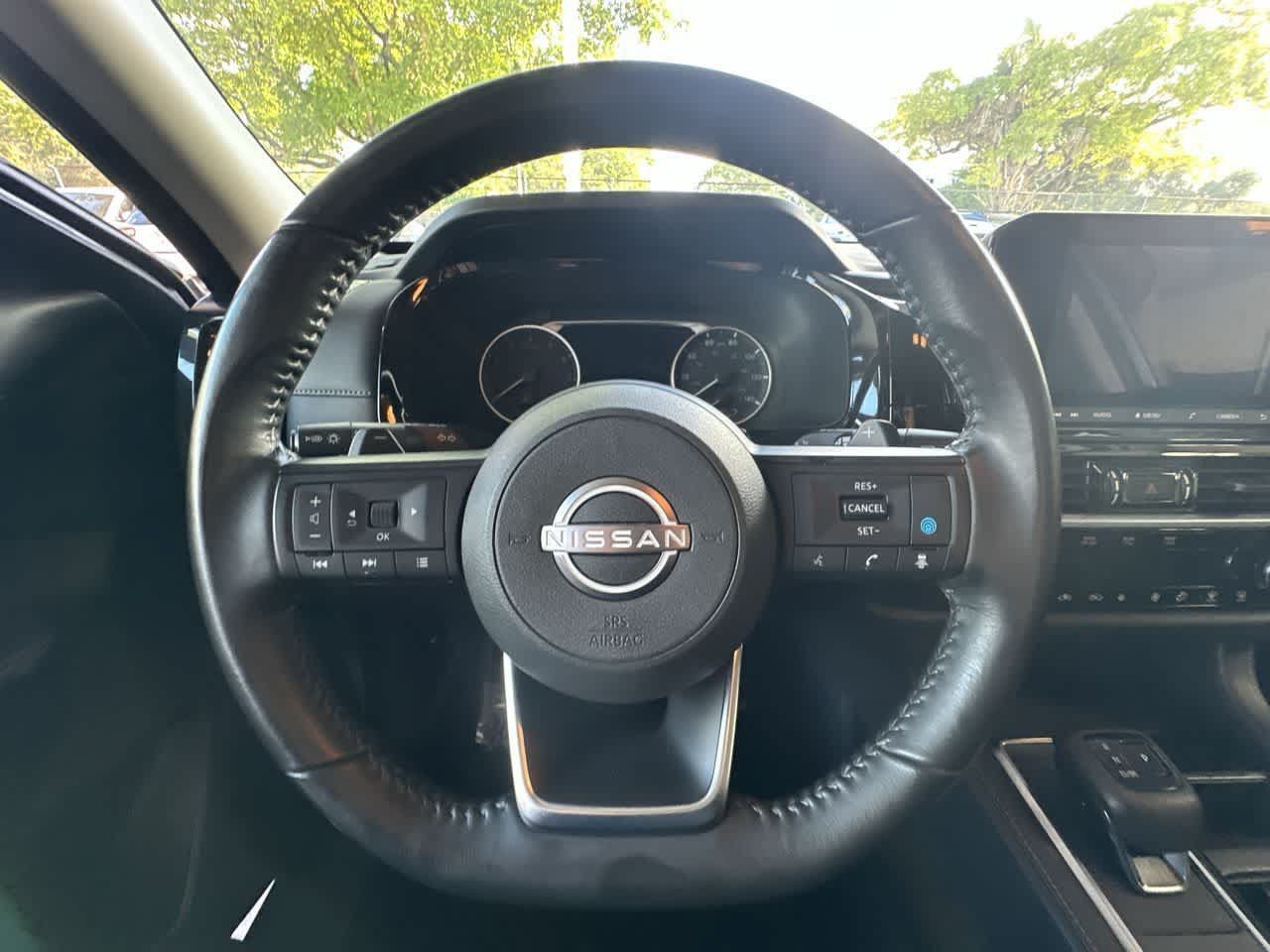 Used 2025 Nissan Pathfinder SV AWD/4WD image 15