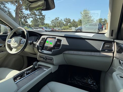 Certified 2023 Volvo XC90 B6 Plus AWD/4WD image 13