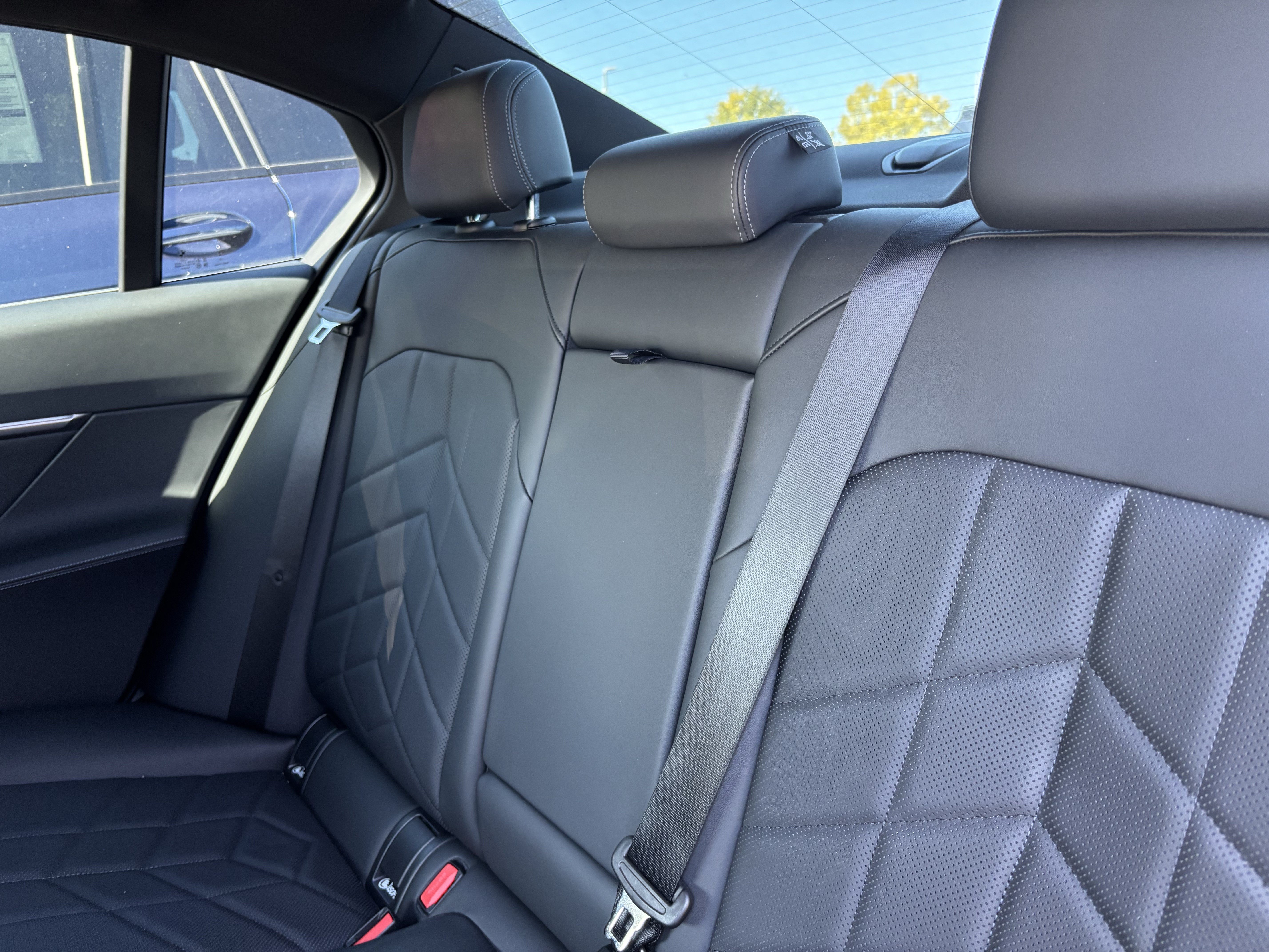 Used 2024 BMW i5 eDrive40i w/ M Sport Package RWD image 33