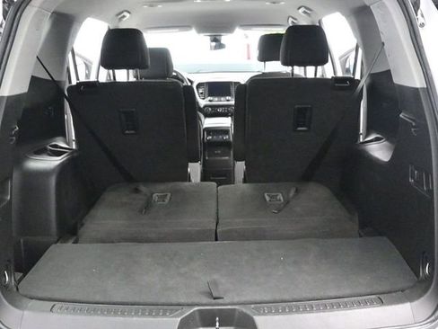 Used 2023 GMC Acadia SLE image 17